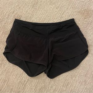 Lululemon Black Speed Up Low-Rise Lined Short 2.5 Inseam - Size 6